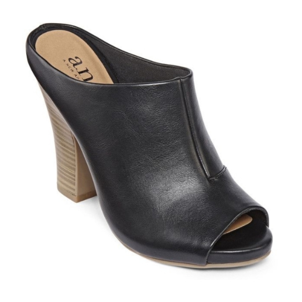 Women's Mule Heel - Size 8 - Leather.